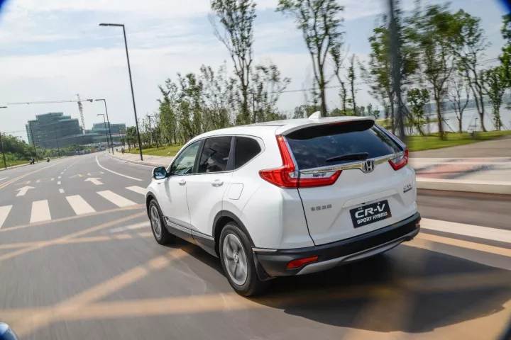 全新一代CR-V 銳?混動(dòng)領(lǐng)銜，東風(fēng)Honda榮耀亮相武漢車(chē)展